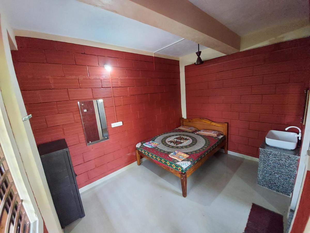 Cocopelli Guest House Gokarna  Buitenkant foto